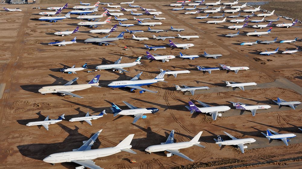 Hřbitov boeingů. Problémová letadla parkují v poušti